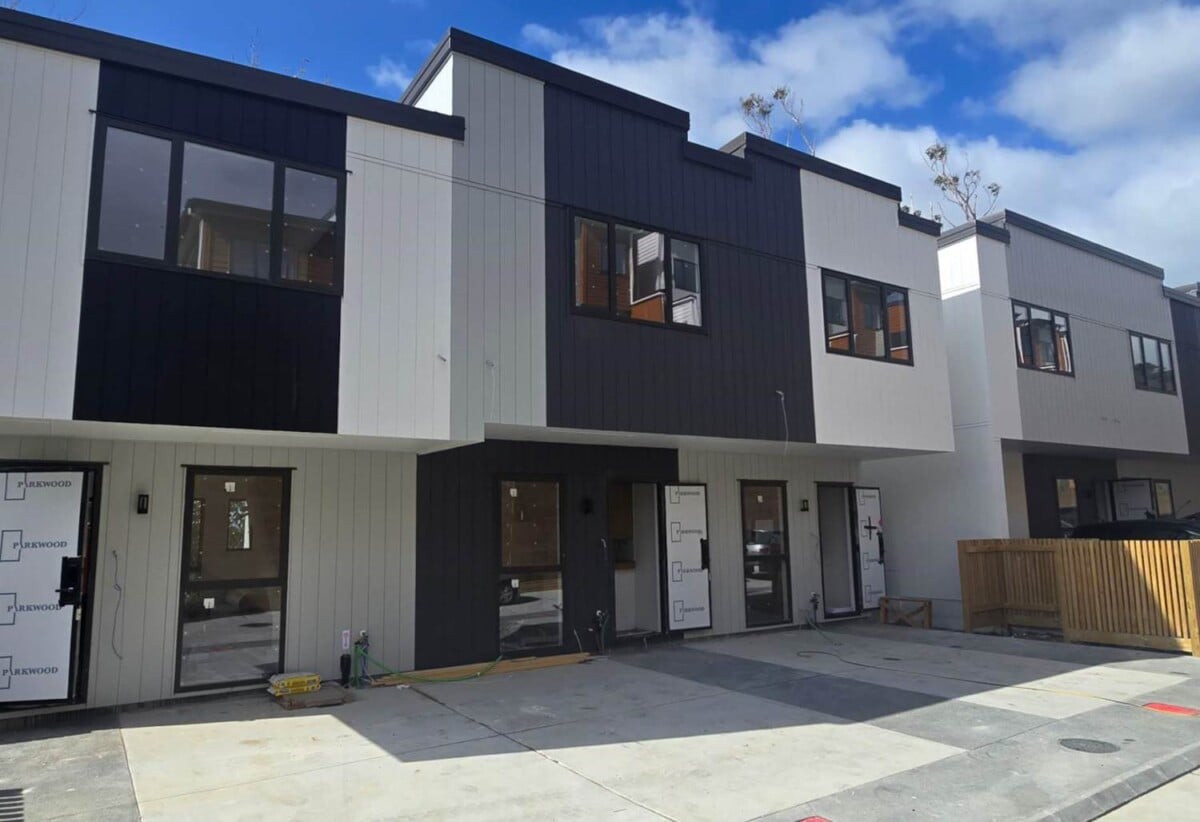 Stamford and Master Building Guarantee insurance, Brandnew freehold 3 beds 3 baths home with car park, just moments from Massey University, schools, Albany Mall, motorway access, 0.3 km to Albany School, 23/145 Albany Highway, Albany, Auckland