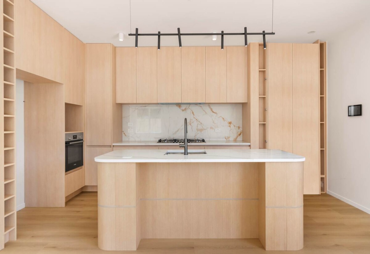 2 kitchens and 1 bed granny, Brandnew 4 beds 3 baths house with double garage on 321m2 section, close to schools, shops, town centre, 51 Stableford Crescent, Opaheke, Auckland