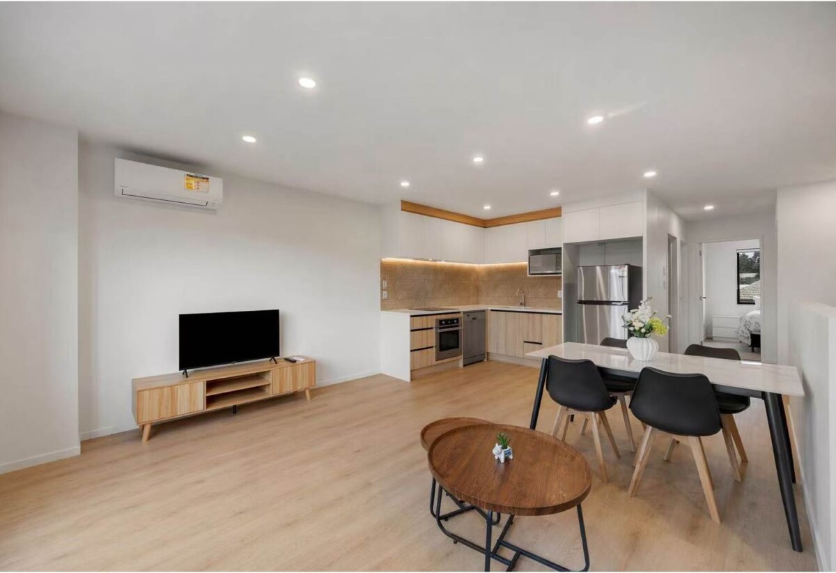 Super Bargain, Brandnew 3 beds + study space 2 baths home with garage, 1 ensuite and study space on ground floor, close to Otahuhu town centre, schools, motorway access, 0.4 km to Otahuhu College, 2/72 Walmsley Road, Otahuhu, Auckland