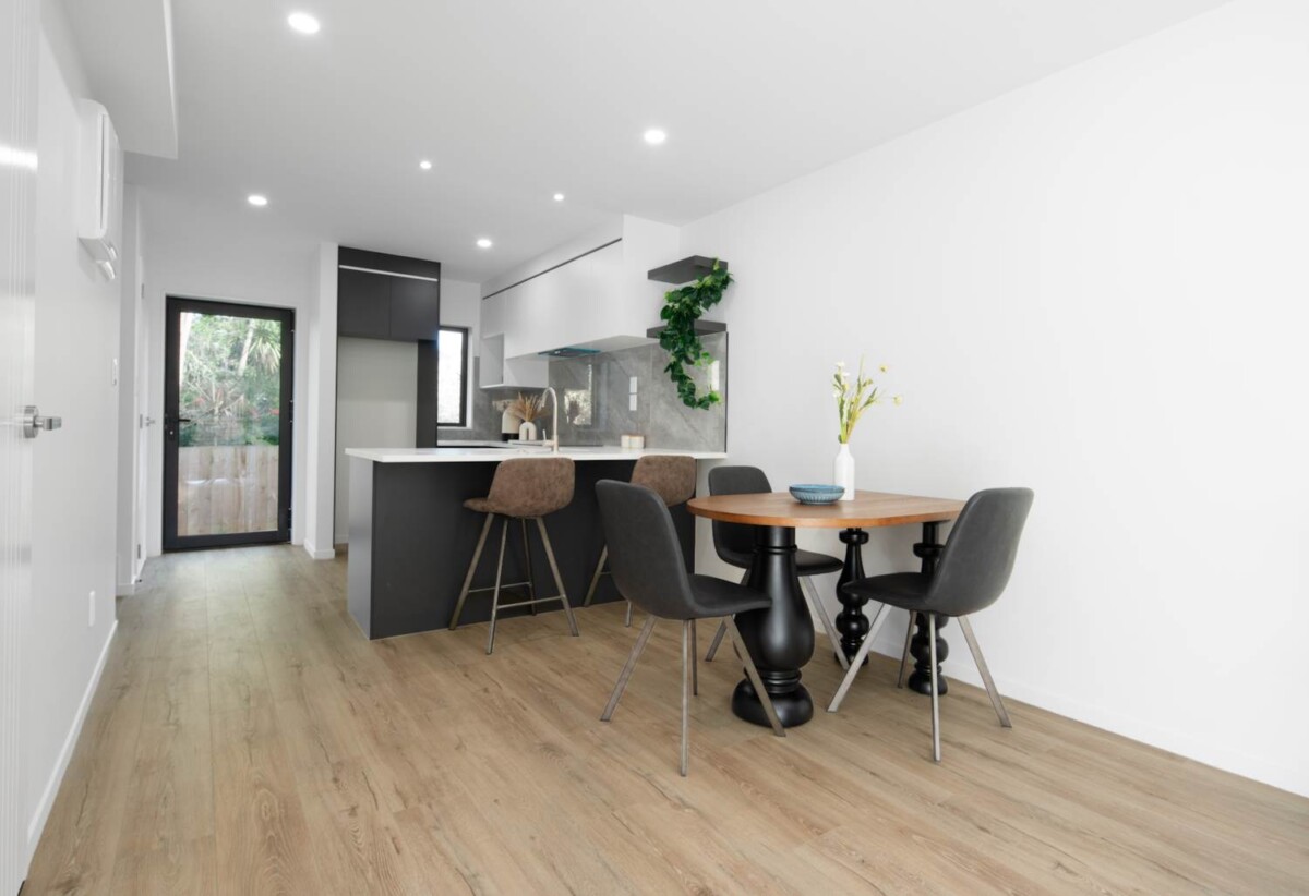 Enquire over $550,000, Brandnew 2 beds 1.5 baths home with car park, easy access to local shops, Westgate Mega Shopping Centre, schools, and public transport. 1 km to Massey High School, 4/16 Reynella Drive, Massey, Auckland