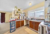 100m2 Brick and tile 2 beds 1 bath house with garage, walking distance to schools, seaside park, town centre, easy motorway access, 0.7 km to Papakura Central School, 2/9 Wood Street, Papakura, Auckland