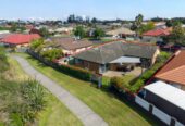 Brick and tile 4 beds 2 baths house with double garage on 578m2 section, Direct backyard access to a reserve and walking track, minutes from shops, supermarkets, Botany Downs shopping centre, 0.7 km to Riverhills School, 109 Burswood Drive, Burswood, Auckland