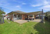 Brick and tile 4 beds 2 baths house with double garage on 578m2 section, Direct backyard access to a reserve and walking track, minutes from shops, supermarkets, Botany Downs shopping centre, 0.7 km to Riverhills School, 109 Burswood Drive, Burswood, Auckland