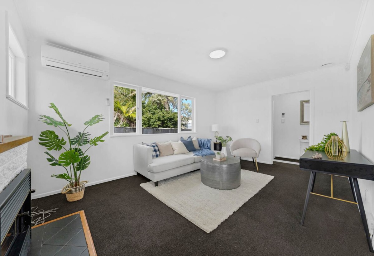 Renovated 3 beds + 2 sleepout rooms 1 bath house with garage on 746m2 section, CV $790,000, within easy walking distance to the train station, local schools, shopping, parks and playgrounds. 0.7 km to Manurewa High School, 15A Halsey Road, Manurewa, Auckland