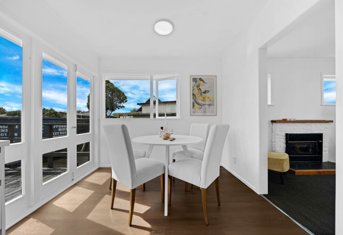 Renovated 3 beds + 2 sleepout rooms 1 bath house with garage on 746m2 section, CV $790,000, within easy walking distance to the train station, local schools, shopping, parks and playgrounds. 0.7 km to Manurewa High School, 15A Halsey Road, Manurewa, Auckland
