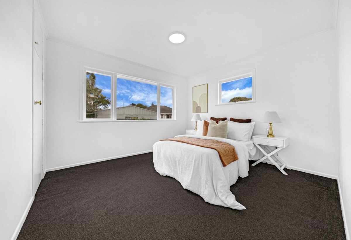 Renovated 3 beds + 2 sleepout rooms 1 bath house with garage on 746m2 section, CV $790,000, within easy walking distance to the train station, local schools, shopping, parks and playgrounds. 0.7 km to Manurewa High School, 15A Halsey Road, Manurewa, Auckland