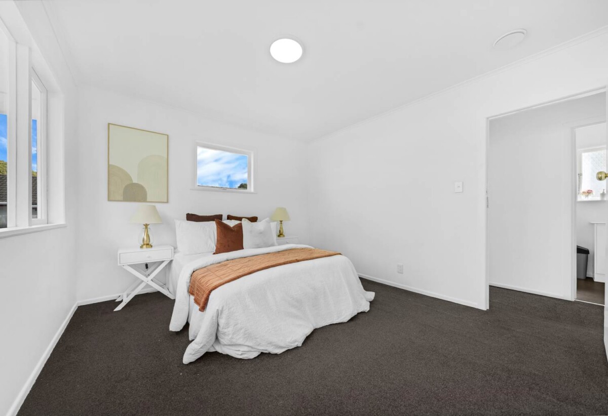 Renovated 3 beds + 2 sleepout rooms 1 bath house with garage on 746m2 section, CV $790,000, within easy walking distance to the train station, local schools, shopping, parks and playgrounds. 0.7 km to Manurewa High School, 15A Halsey Road, Manurewa, Auckland