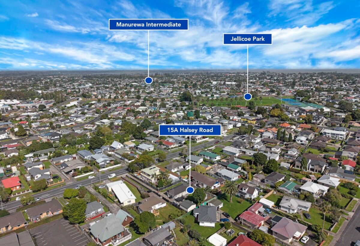 Renovated 3 beds + 2 sleepout rooms 1 bath house with garage on 746m2 section, CV $790,000, within easy walking distance to the train station, local schools, shopping, parks and playgrounds. 0.7 km to Manurewa High School, 15A Halsey Road, Manurewa, Auckland
