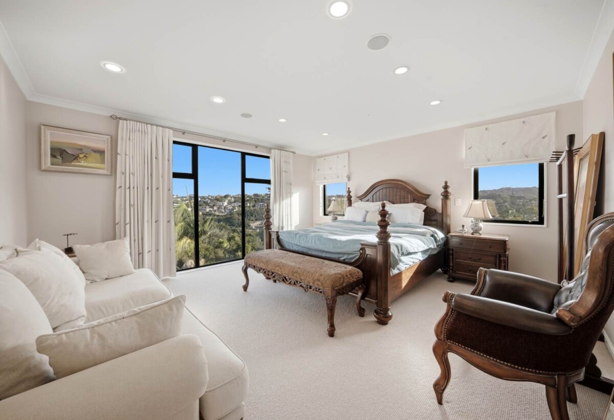 Rangitoto College zone, Sea Views, 376m2 6 beds 5.5 baths house with double garage on 464m2 section, moments from the shoreline of Murrays Bay Beach and Mairangi Bay Beach, shops, supermarkets, schools, 0.7 km to Murrays Bay School, 1A Churchill Road, Murrays Bay, Auckland