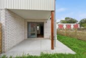2 beds 1.5 baths home with car park, close to schools, shops, supermarket, motorway access, 0.6 km to Papatoetoe North School, 65 Te Ara Wai, Mangere East, Auckland
