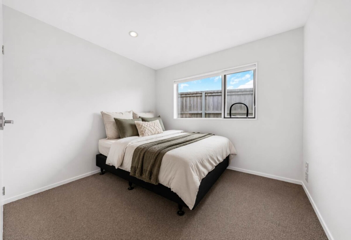 Once over 10 years, Must sell- vendor has purchased elsewhere, 4 beds 2 baths house with double garage on 451m2 section, close to schools shops, parks, motorway access, 0.7 km to Rosebank School, 59A Mead Street, Avondale, Auckland