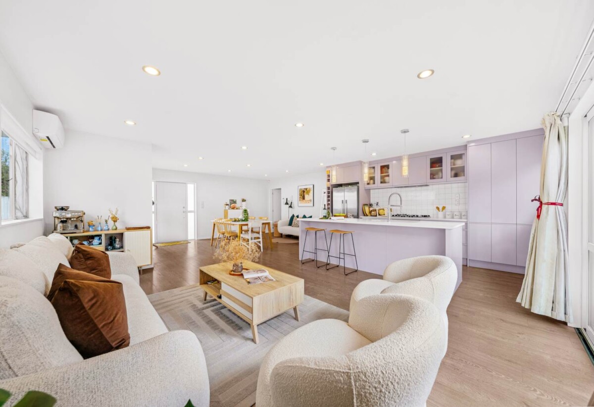 Once over 10 years, Must sell- vendor has purchased elsewhere, 4 beds 2 baths house with double garage on 451m2 section, close to schools shops, parks, motorway access, 0.7 km to Rosebank School, 59A Mead Street, Avondale, Auckland