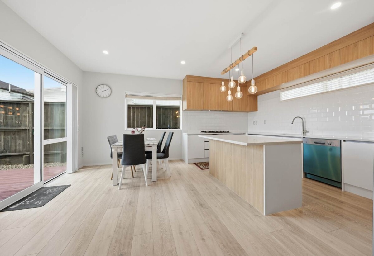 Opposite Howick Domain, Standalone 5 beds 2.5 baths house with double garage, just a short stroll to Countdown, New World, Owairoa School, and the Howick Village, 82C Moore Street, Howick, Auckland