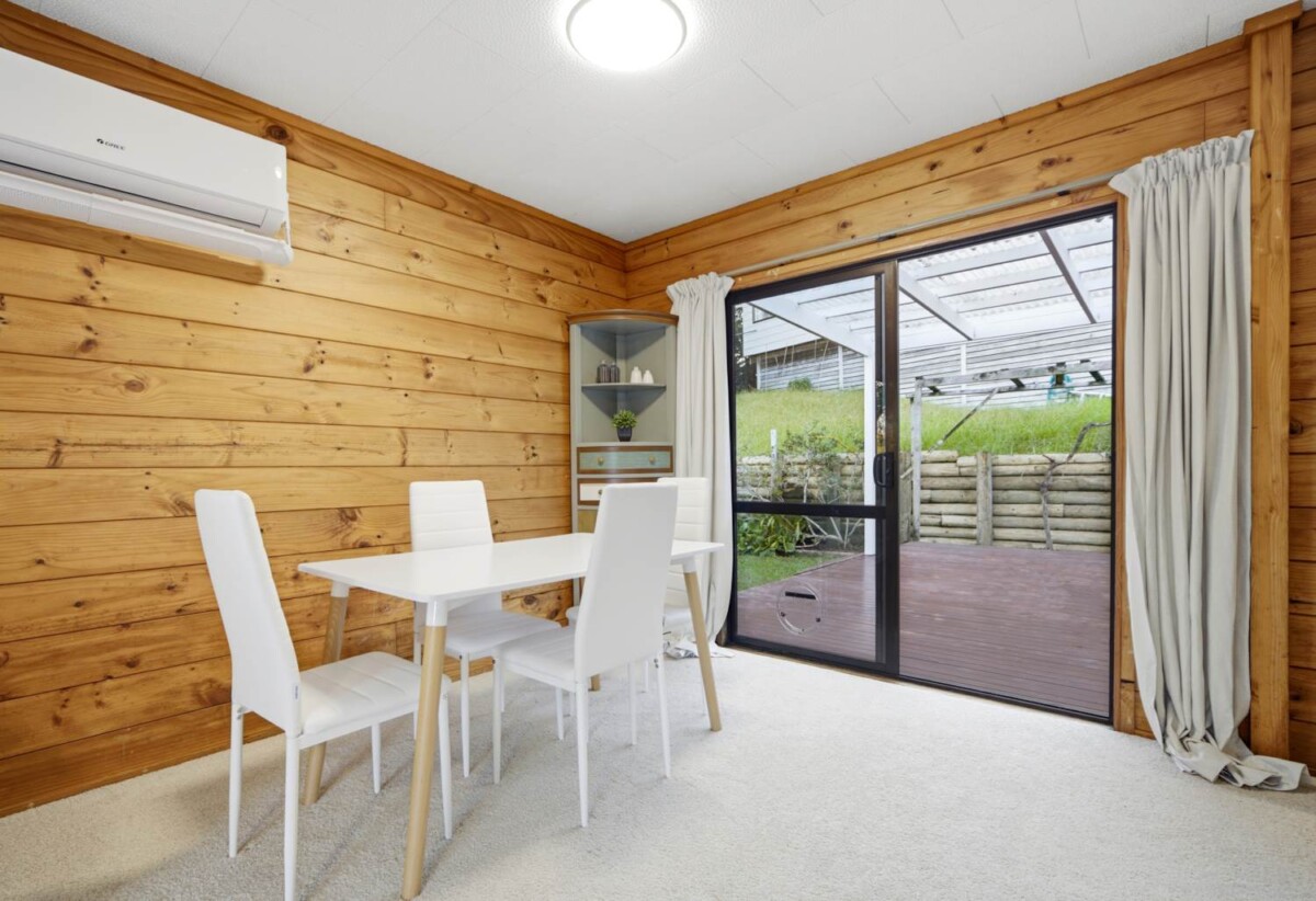 4 beds 2 baths house with double garage and views, Construction: Durable Hardiplank exterior with a classic metal tile roof. 1 km to Long Bay College, 1/15 Flavia Close, Torbay, Auckland