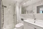 Auckland Girls’ Grammar School zone, Freehold 2 beds 1 bath apartment, 85sqm including a large balcony of approx. 21sqm, Underfloor heating in bathroom, Current weekly rental income of $670/pw, with a fixed term end on 11 Aug 2026, 205/47 Beach Road, City Centre, Auckland
