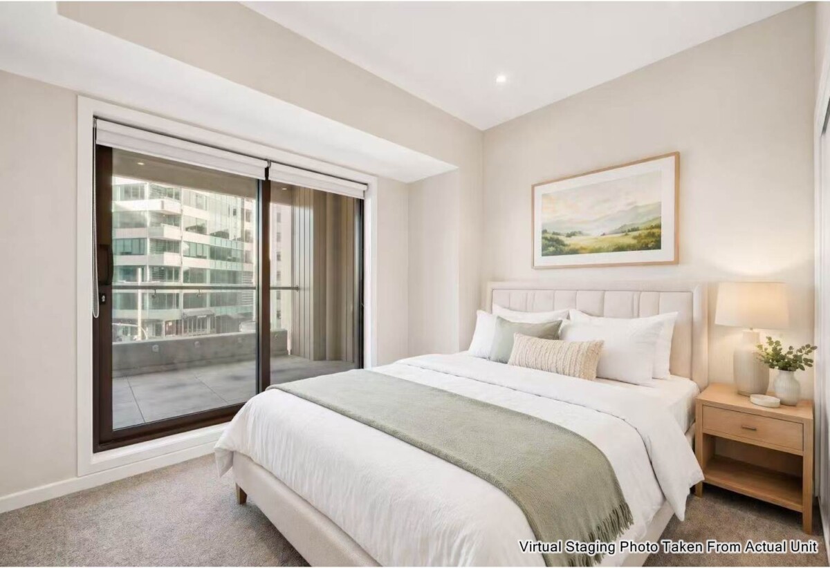 Auckland Girls’ Grammar School zone, Freehold 2 beds 1 bath apartment, 85sqm including a large balcony of approx. 21sqm, Underfloor heating in bathroom, Current weekly rental income of $670/pw, with a fixed term end on 11 Aug 2026, 205/47 Beach Road, City Centre, Auckland