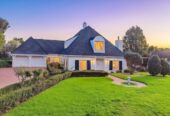 440m2 Renovated 5 beds 2 baths house with double garage and swimming pool on 1.0338ha land, close to schools, shops, motorway access, 0.5 km to Hingaia Peninsula School, 1.5 km to Rosehill Intermediate and Rosehill College, 119 Hingaia Road, Karaka, Auckland