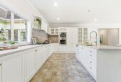 440m2 Renovated 5 beds 2 baths house with double garage and swimming pool on 1.0338ha land, close to schools, shops, motorway access, 0.5 km to Hingaia Peninsula School, 1.5 km to Rosehill Intermediate and Rosehill College, 119 Hingaia Road, Karaka, Auckland
