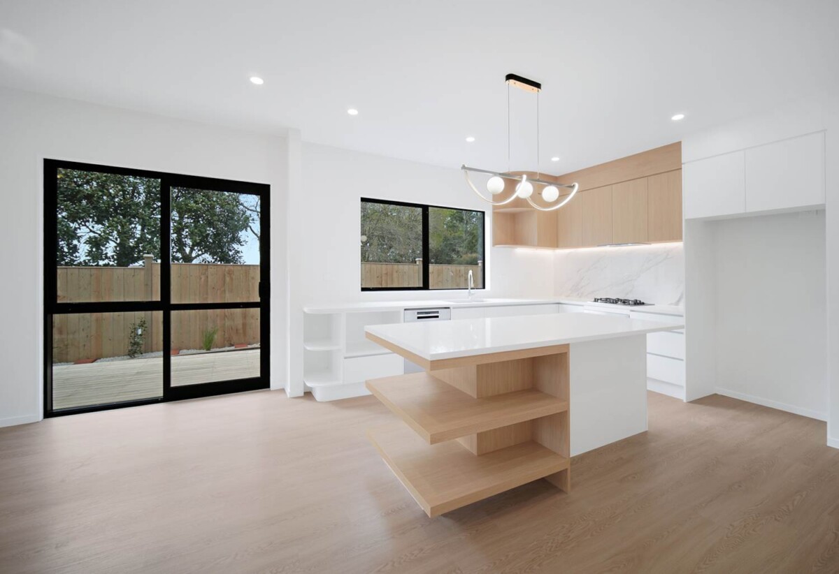 Brandnew standalone 4 beds (2 ensuites) 3 baths house with garage on 218m2 section, within walking distance of schools, kindergartens, and a nature reserve. Just minutes from the motorway, supermarket, and the upcoming shopping hub, 0.2 km to Ngakoroa School, 37 Burberry Road, Karaka, Auckland