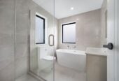 Brandnew standalone 4 beds (2 ensuites) 3 baths house with garage on 218m2 section, within walking distance of schools, kindergartens, and a nature reserve. Just minutes from the motorway, supermarket, and the upcoming shopping hub, 0.2 km to Ngakoroa School, 37 Burberry Road, Karaka, Auckland