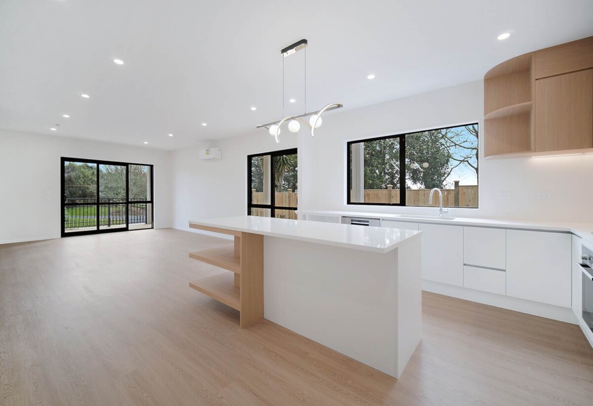 Brandnew standalone 4 beds (2 ensuites) 3 baths house with garage on 218m2 section, within walking distance of schools, kindergartens, and a nature reserve. Just minutes from the motorway, supermarket, and the upcoming shopping hub, 0.2 km to Ngakoroa School, 37 Burberry Road, Karaka, Auckland