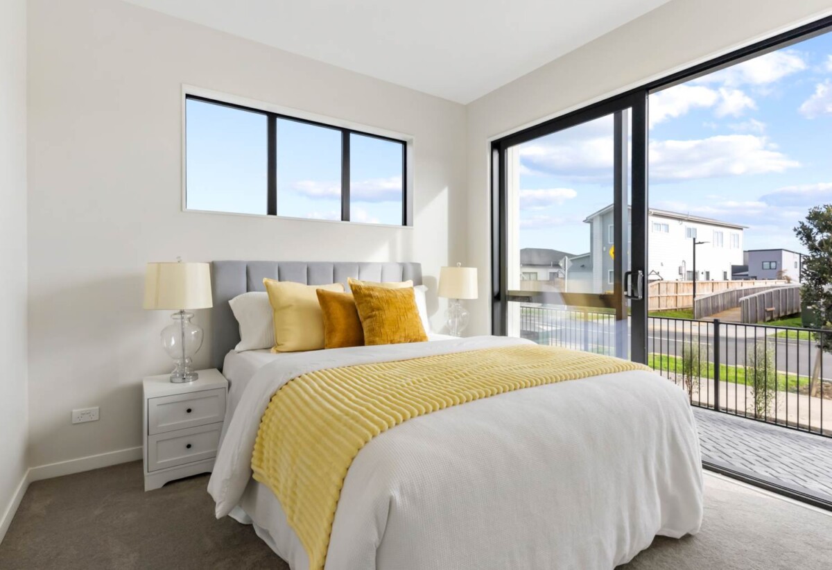 5 beds 3 baths house with garage on 339m2 section, 1 bed 1 bath ground floor, close to Opaheke School and nearby reserves, Papakura town centre, motorway access, 24 Bannockburn Road, Opaheke, Auckland