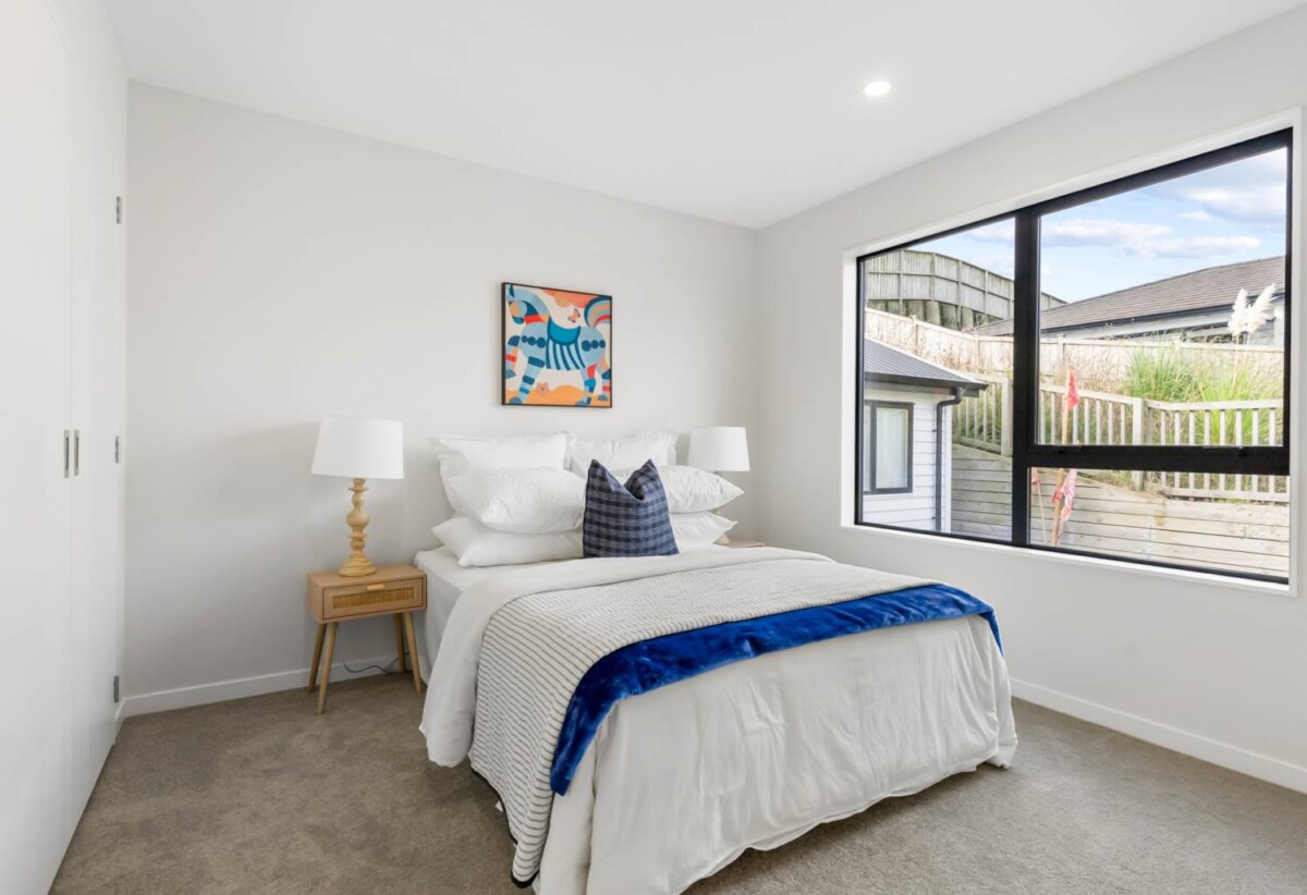 5 beds 3 baths house with garage on 339m2 section, 1 bed 1 bath ground floor, close to Opaheke School and nearby reserves, Papakura town centre, motorway access, 24 Bannockburn Road, Opaheke, Auckland