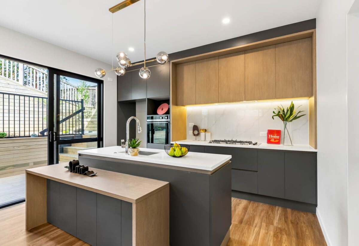 5 beds 3 baths house with garage on 339m2 section, 1 bed 1 bath ground floor, close to Opaheke School and nearby reserves, Papakura town centre, motorway access, 24 Bannockburn Road, Opaheke, Auckland
