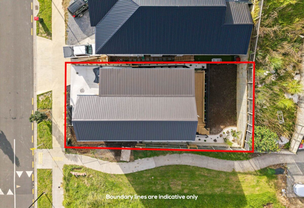 5 beds 3 baths house with garage on 339m2 section, 1 bed 1 bath ground floor, close to Opaheke School and nearby reserves, Papakura town centre, motorway access, 24 Bannockburn Road, Opaheke, Auckland