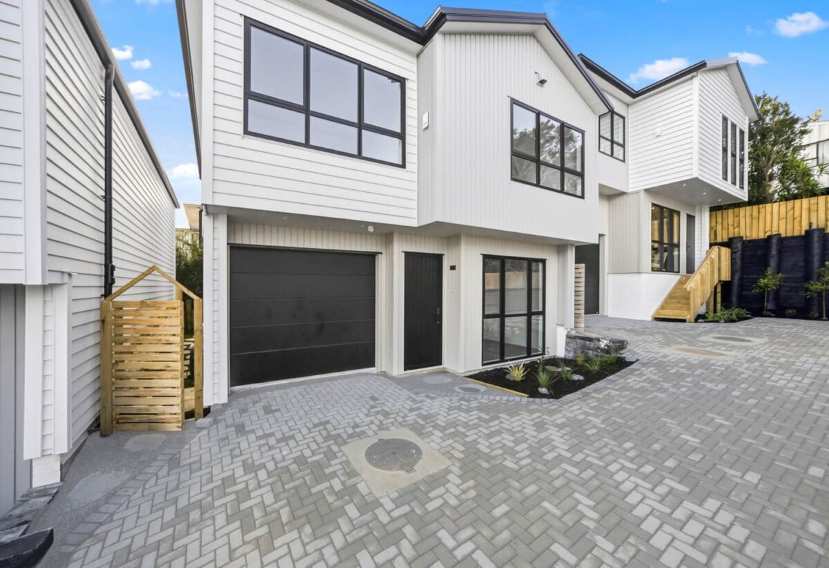 147-150m2 Brandnew standalone 4 beds 2.5 baths home with garage, Minutes away from Glenfield Mall and recreation centre, Kaipatiki Park & outdoor recreation areas, 1.1 km to Glenfield Intermediate School, Lot 1-4/16 Waverley Avenue, Glenfield, Auckland