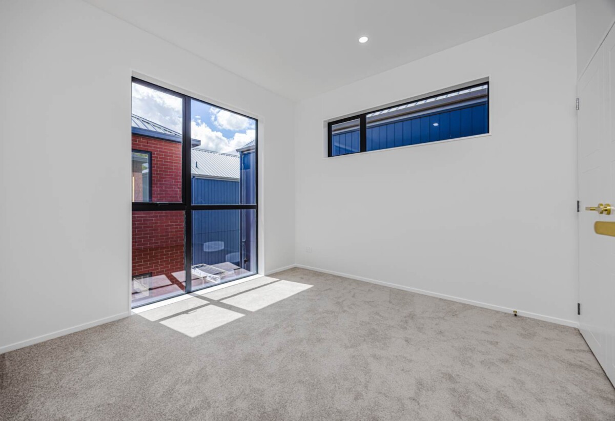 Brandnew Brick 4 beds (2 ensuites) 3 baths home with garage for 2 cars, 0.4 km to Ngakoroa School, easy access to motorway, the upcoming train station in Drury, with major developments including Costco and a new town centre on the horizon, 31B Burberry Road, Karaka, Auckland