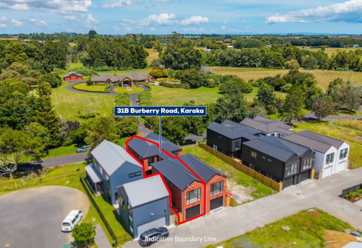 Brandnew Brick 4 beds (2 ensuites) 3 baths home with garage for 2 cars, 0.4 km to Ngakoroa School, easy access to motorway, the upcoming train station in Drury, with major developments including Costco and a new town centre on the horizon, 31B Burberry Road, Karaka, Auckland