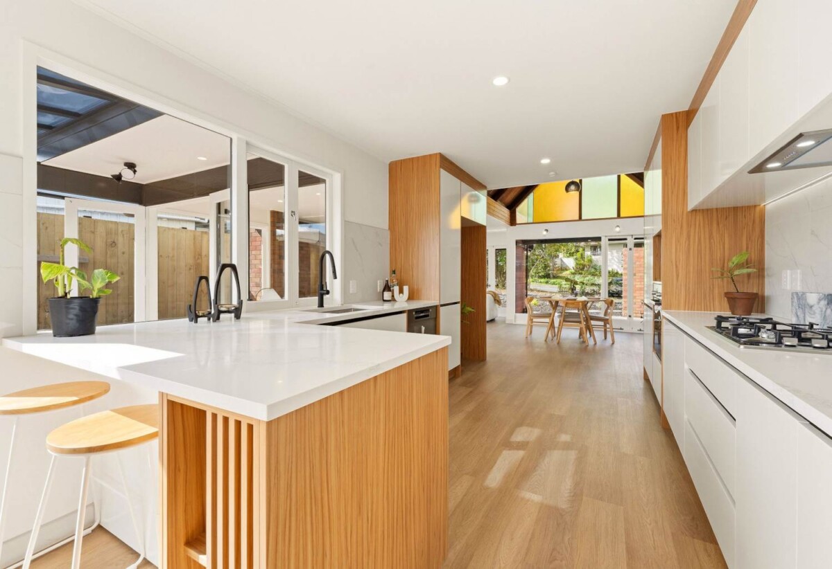 Architectural Designed + Fully renovated Brick 3 beds 2.5 baths house with double garage on 577m2 section, minutes to schools, reserve, local shops and supermarket, motorway access, 0.3 km to West Harbour School, 41 Fitzherbert Avenue, West Harbour, Auckland