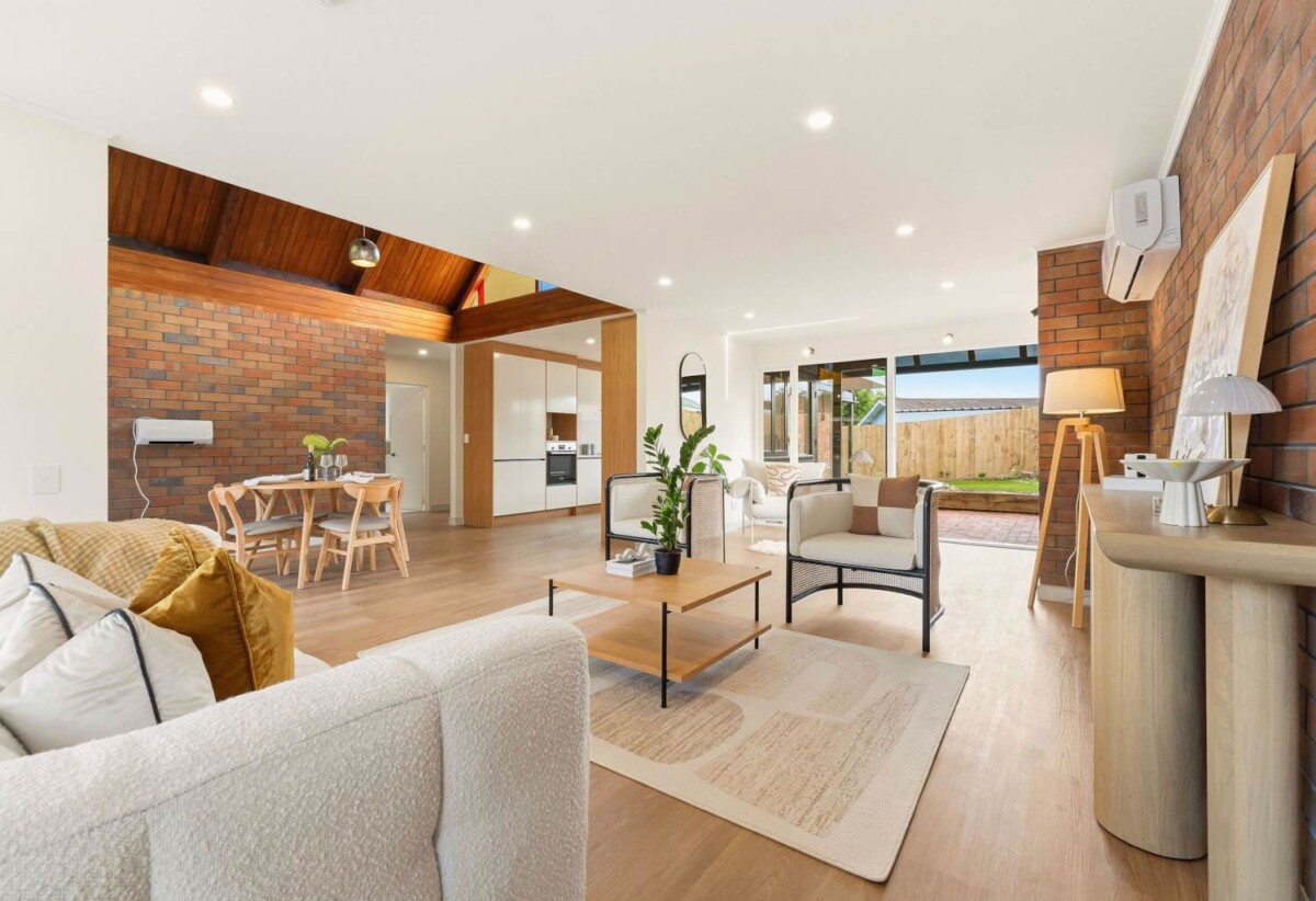 Architectural Designed + Fully renovated Brick 3 beds 2.5 baths house with double garage on 577m2 section, minutes to schools, reserve, local shops and supermarket, motorway access, 0.3 km to West Harbour School, 41 Fitzherbert Avenue, West Harbour, Auckland
