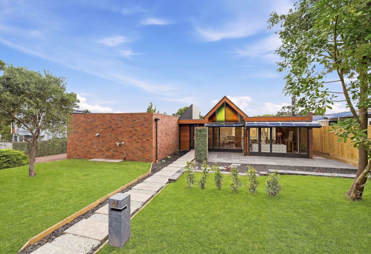 Architectural Designed + Fully renovated Brick 3 beds 2.5 baths house with double garage on 577m2 section, minutes to schools, reserve, local shops and supermarket, motorway access, 0.3 km to West Harbour School, 41 Fitzherbert Avenue, West Harbour, Auckland