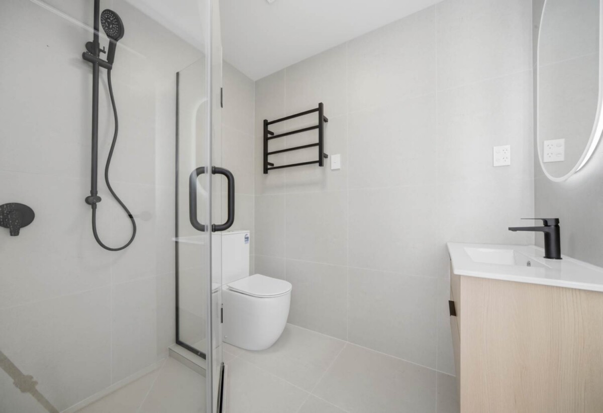 147m2 Brandnew standalone 4 beds 2.5 baths home with garage, Minutes away from Glenfield Mall and recreation centre, Kaipatiki Park & outdoor recreation areas, 1.1 km to Glenfield Intermediate School, Lot 3/16 Waverley Avenue, Glenfield, Auckland