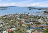 Standalone 4 beds 2 baths house, Upstairs 2 beds 1 bath, kitchen and living, downstairs 2 beds 1 bath and a separate foyer/entry area, close to schools, beaches, Highland Park shopping centre, 0.8 km to Pigeon Mountain School, 1/32 Prince Regent Drive, Half Moon Bay, Auckland