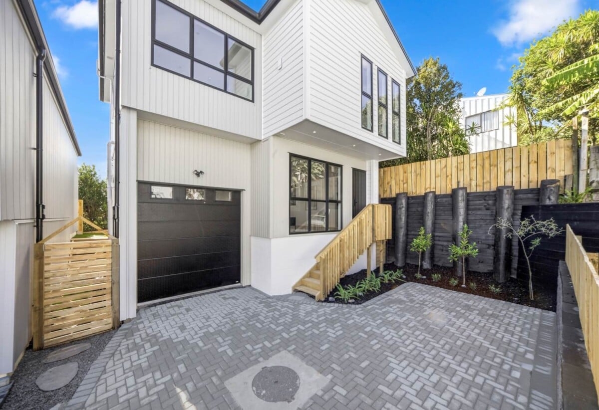 150m2 Brandnew standalone 4 beds 2.5 baths home with garage, Minutes away from Glenfield Mall and recreation centre, Kaipatiki Park & outdoor recreation areas, 1.1 km to Glenfield Intermediate School, Lot 4/16 Waverley Avenue, Glenfield, Auckland