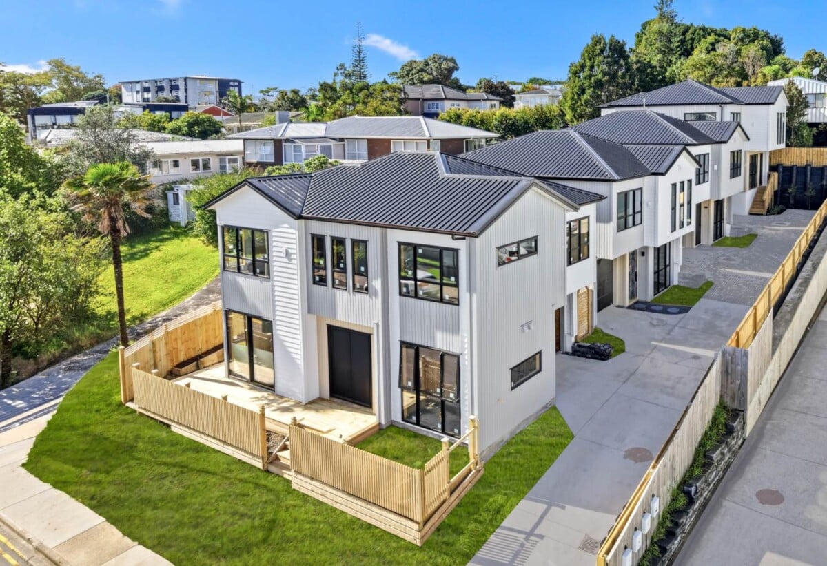 150m2 Brandnew standalone 4 beds 2.5 baths home with garage, Minutes away from Glenfield Mall and recreation centre, Kaipatiki Park & outdoor recreation areas, 1.1 km to Glenfield Intermediate School, Lot 4/16 Waverley Avenue, Glenfield, Auckland