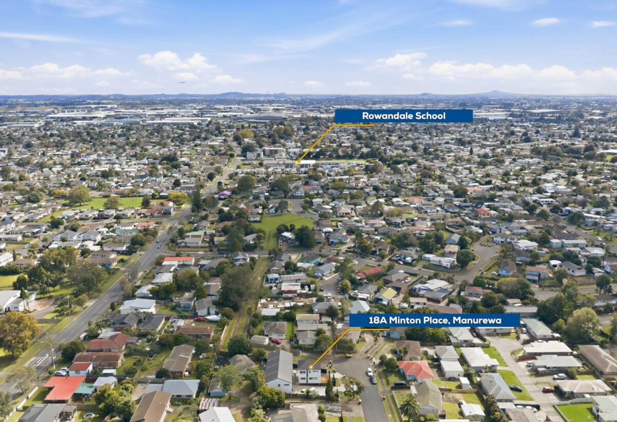 Fully fenced standalone 3 beds 2.5 baths house with 2 car parks, Remote-controlled blinds, Walking distance to local schools, kindergartens, parks, and Clendon Shopping Centre, 0.9 km to James Cook High School, 18A Minton Place, Manurewa, Auckland