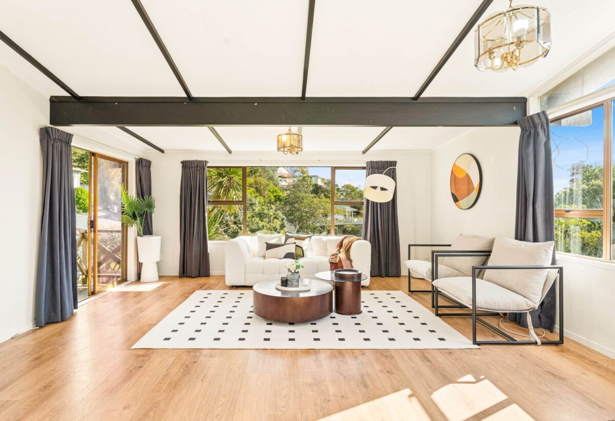 3 beds 1 bath house with garage on 929m2 section, nearby reserves, playgrounds, local shops, schools, daycare centres, and a community centre, only a few minutes’ drive to Glenfield Mall, 0.6 km to Bayview School, 22 Bonito Place, Bayview, Auckland