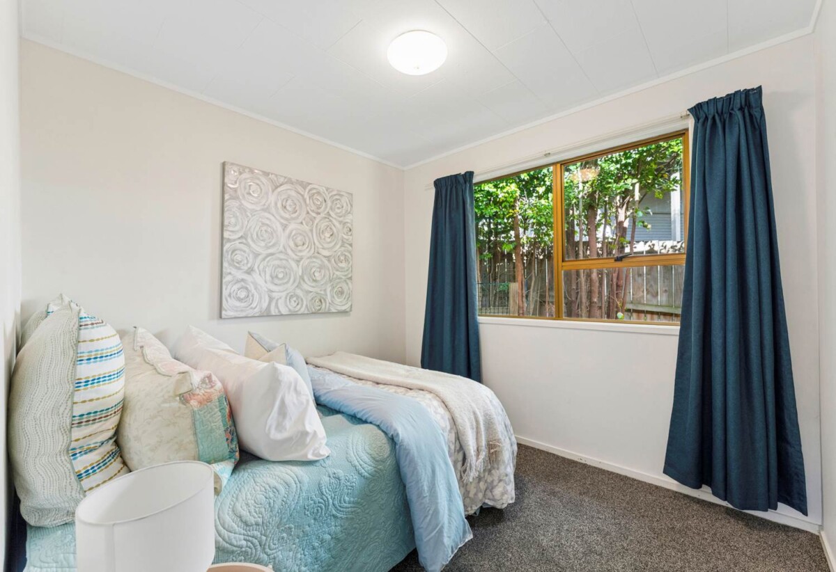 3 beds 1 bath house with garage on 929m2 section, nearby reserves, playgrounds, local shops, schools, daycare centres, and a community centre, only a few minutes’ drive to Glenfield Mall, 0.6 km to Bayview School, 22 Bonito Place, Bayview, Auckland