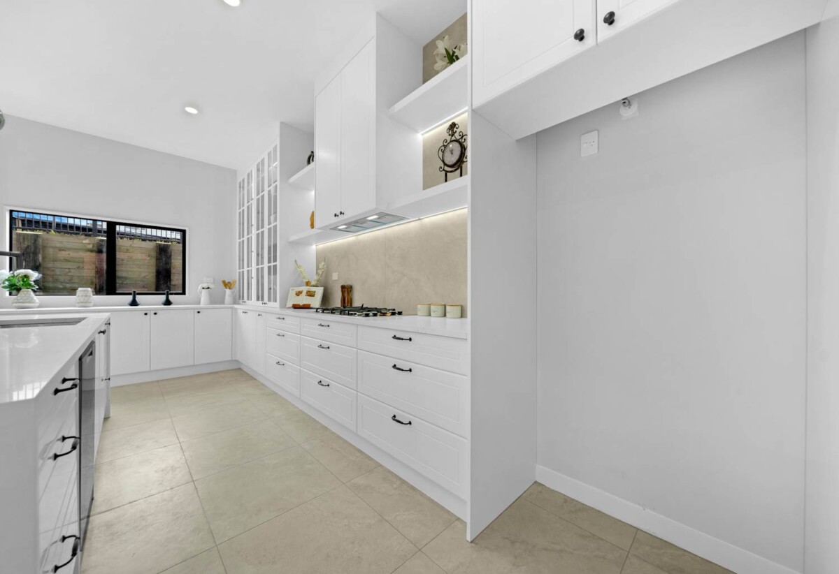 2 kitchens, Brandnew 5 beds 4.5 baths house with double garage and 2-beds granny on 414m2 section, close to the beach, shops, supermarket, schools, 25 Kanae Drive, Beachlands, Auckland