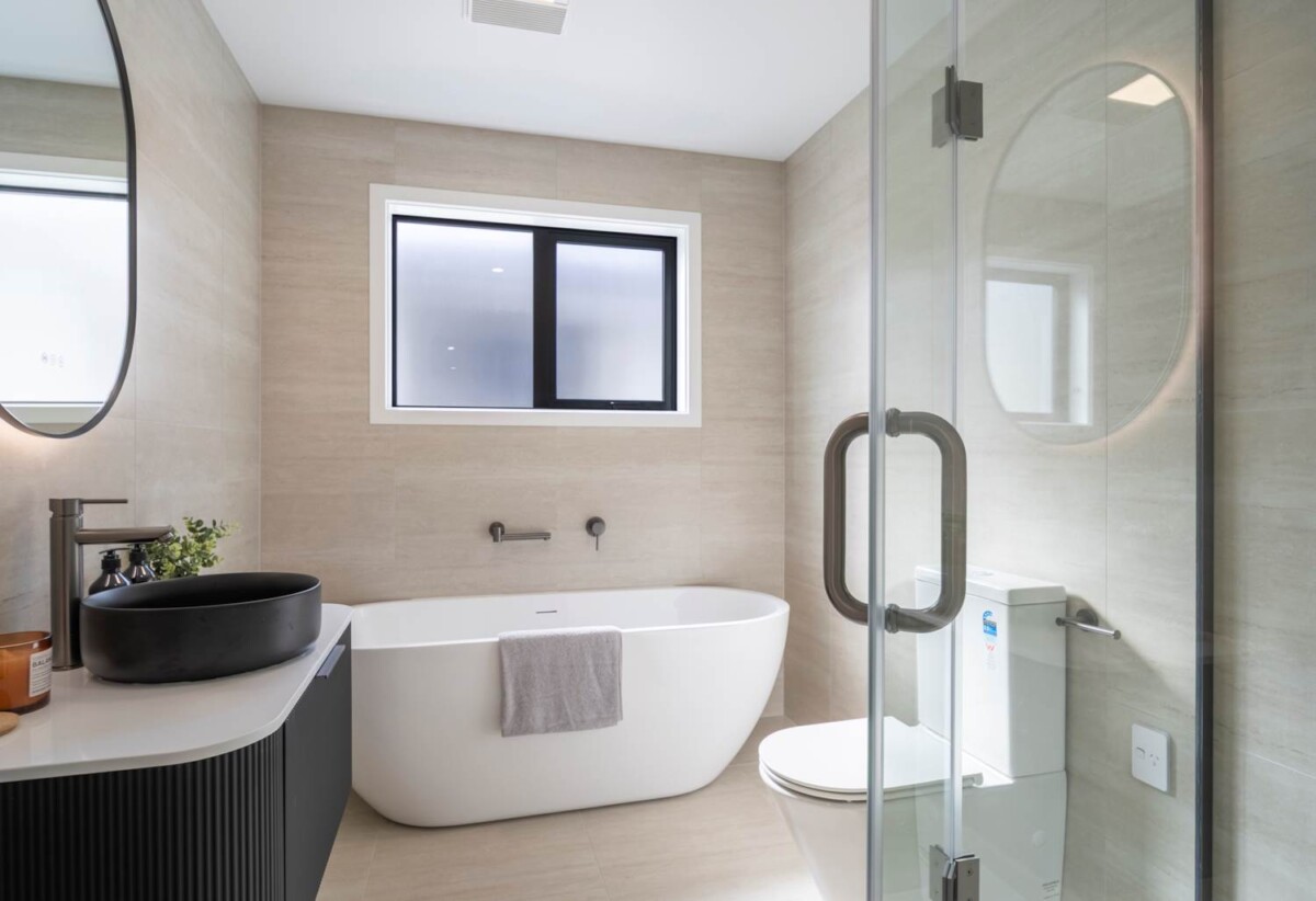 Rangitoto College zone, 10-Year Build Guarantee, Brandnew 5 beds 2.5 baths house with garage, zoned for Pinehill School, Northcross Intermediate, Murrays Bay Intermediate, and Rangitoto College, just minutes from local beaches, cafés, shops, schools, 3A Kallista Place, Browns Bay, Auckland
