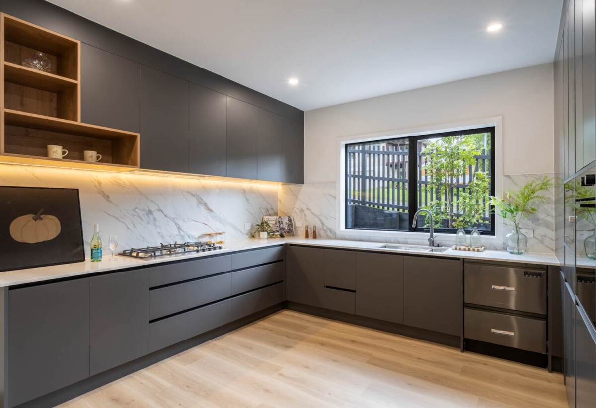 Rangitoto College zone, 10-Year Build Guarantee, Brandnew 5 beds 2.5 baths house with garage, zoned for Pinehill School, Northcross Intermediate, Murrays Bay Intermediate, and Rangitoto College, just minutes from local beaches, cafés, shops, schools, 3A Kallista Place, Browns Bay, Auckland