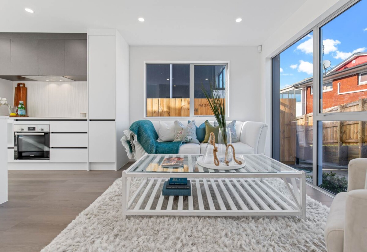 Master Builders 10-year Guarantee, Brandnew 4 beds 3.5 baths home with garage, move-in ready, 1 ensuite ground floor, close to shopping centres, schools, golf club, 0.3 km to Botany Downs School, 7C Maroubra Place, Botany Downs, Auckland