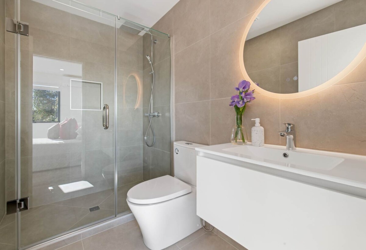 Master Builders 10-year Guarantee, Brandnew 4 beds 3.5 baths home with garage, move-in ready, 1 ensuite ground floor, close to shopping centres, schools, golf club, 0.3 km to Botany Downs School, 7C Maroubra Place, Botany Downs, Auckland