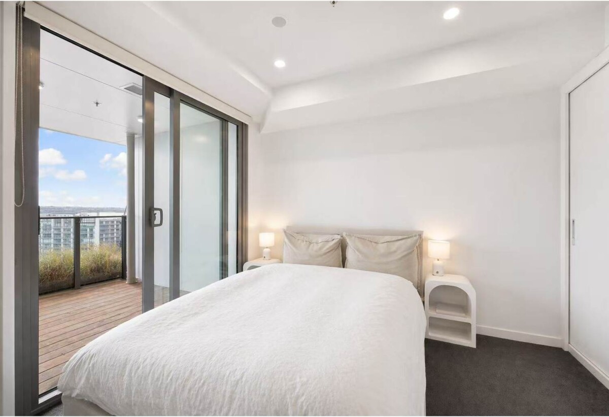 Auckland Girls’ Grammar School zone, Freehold 1 bed 1 bath apartment, 42sqm internal floor area plus a spacious balcony, Dedicated storage locke, Pet-friendly building, 804/45 Union Street, City Centre, Auckland
