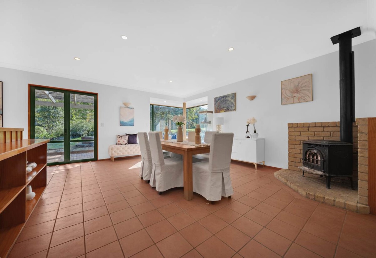 Botany Downs Secondary College zone, Once in 10 years, 370m2 5 beds 2 baths house with double garage on 2.2765ha land, 3.5 km to Somerville Intermediate School, 60 Potts Road, Whitford, Auckland