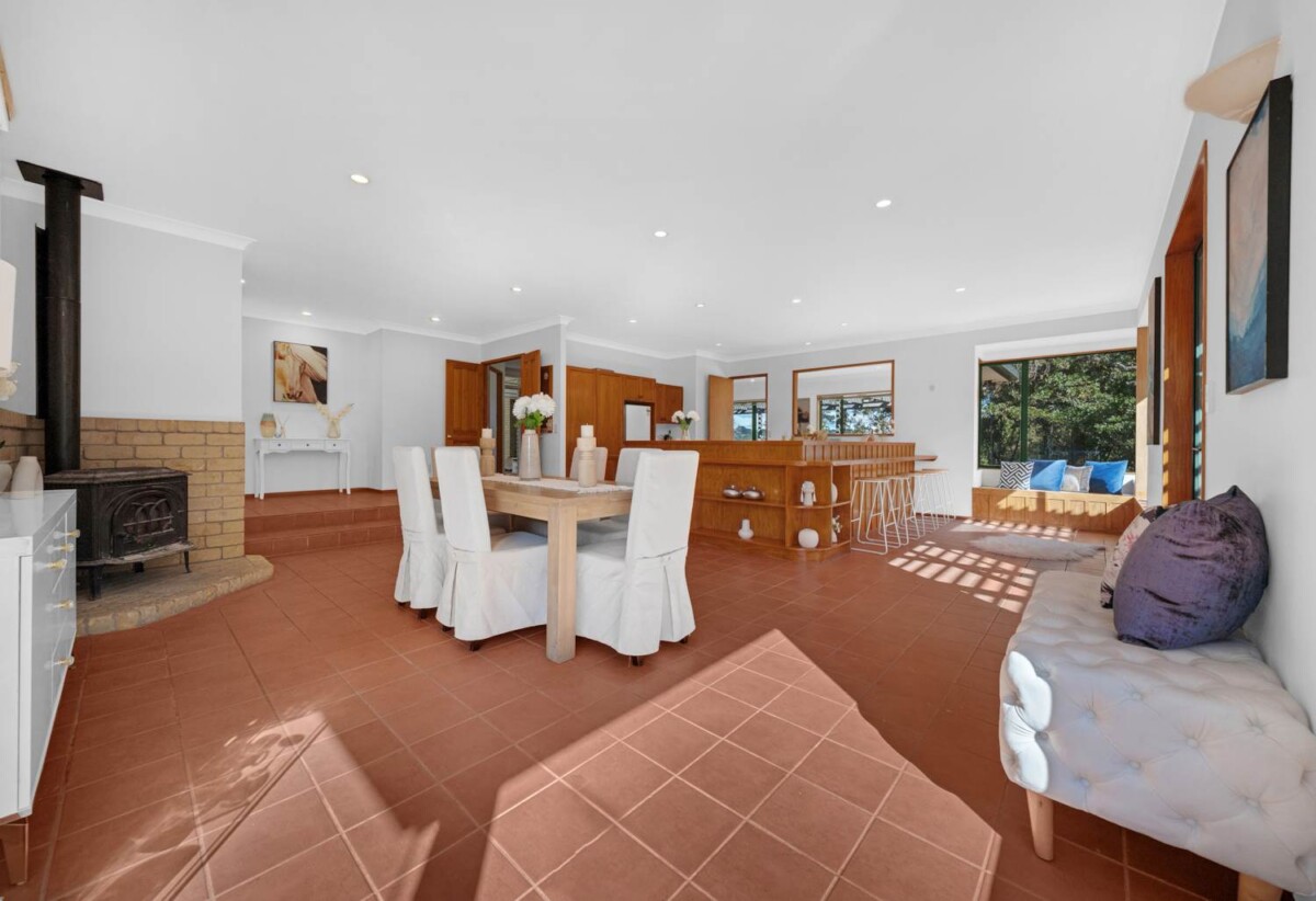Botany Downs Secondary College zone, Once in 10 years, 370m2 5 beds 2 baths house with double garage on 2.2765ha land, 3.5 km to Somerville Intermediate School, 60 Potts Road, Whitford, Auckland